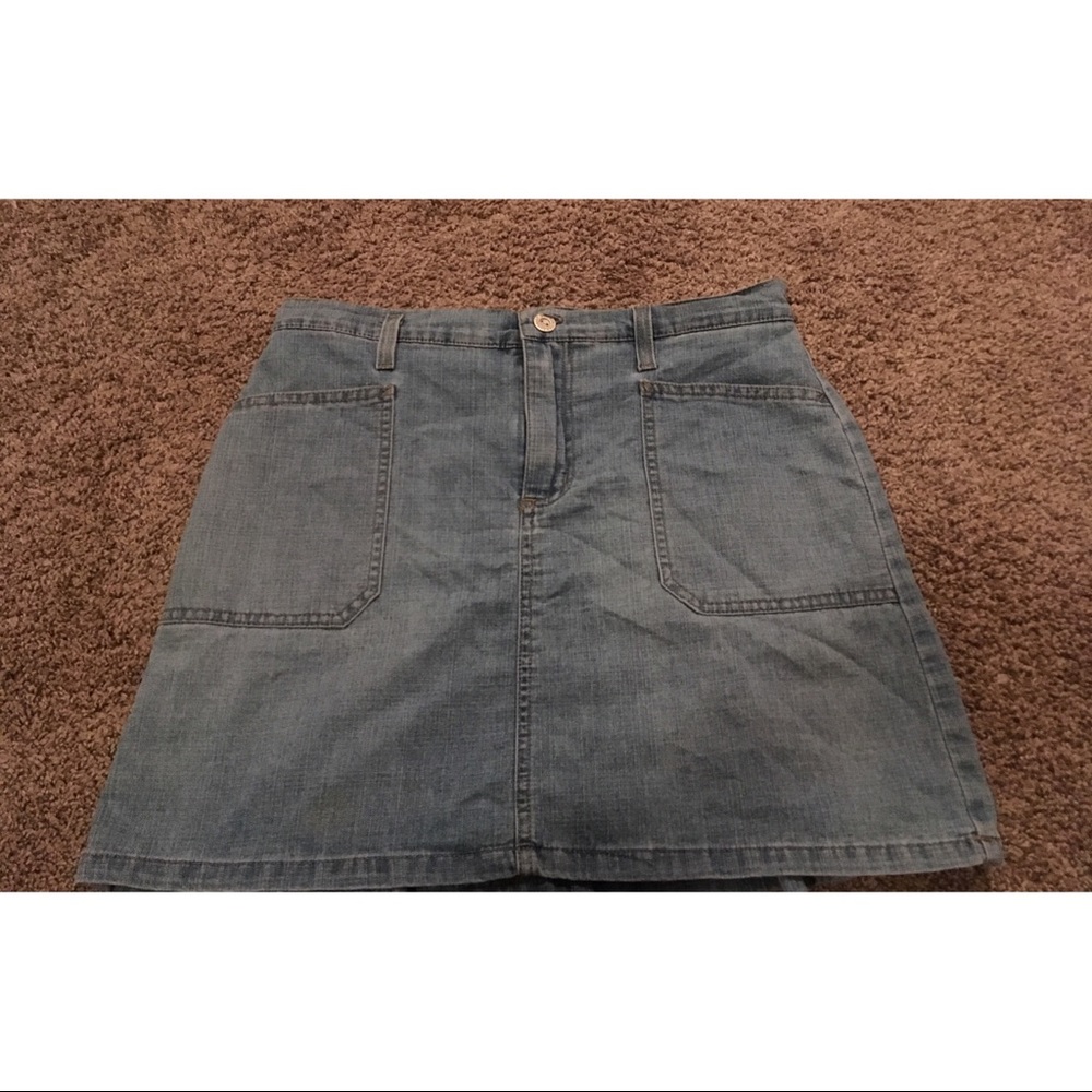 Denim mini skirt!